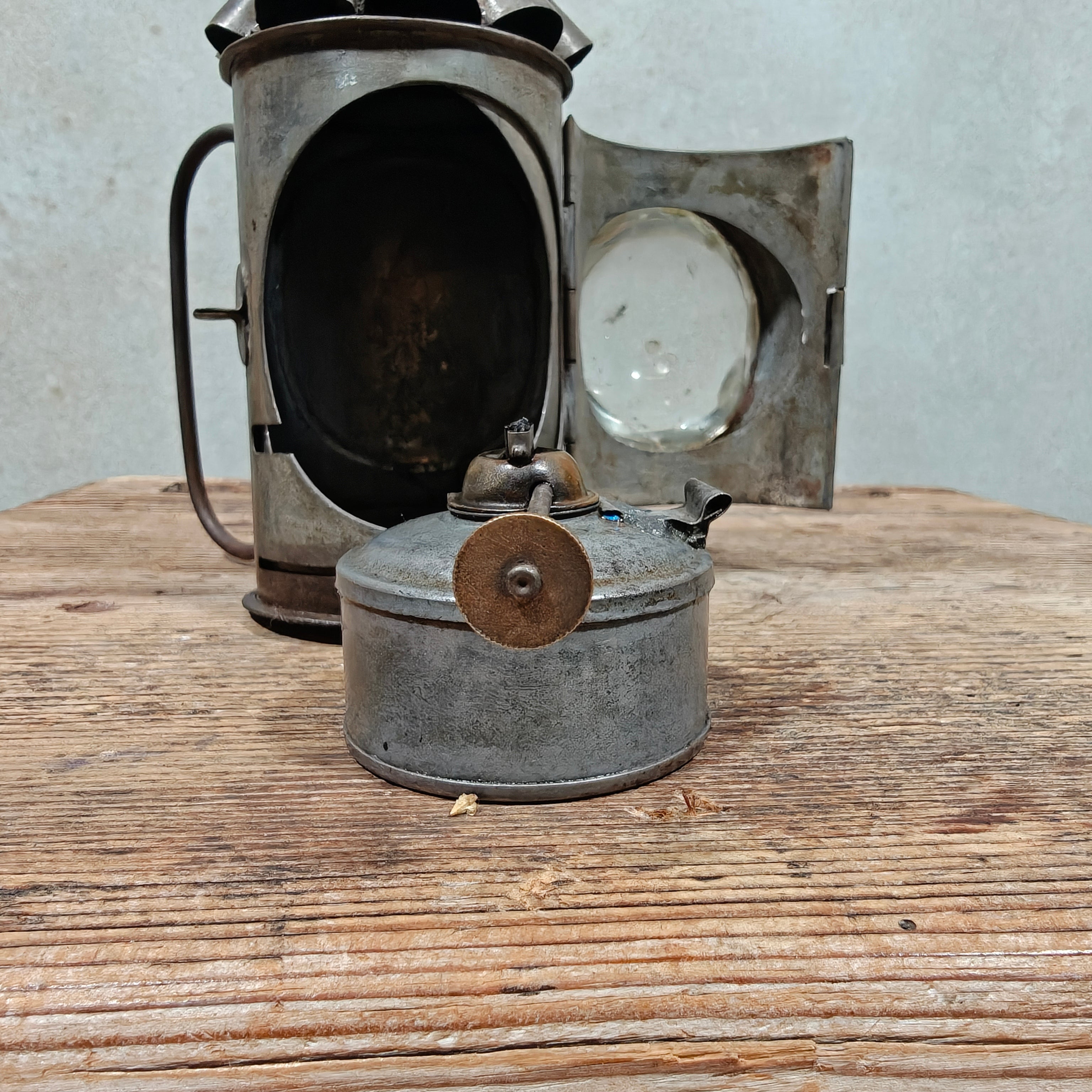 Unusual Antique Bullseye Pocket Lantern – Kerosene Police Lamp with Signalling Shutter, c. 1900–1920 – Working