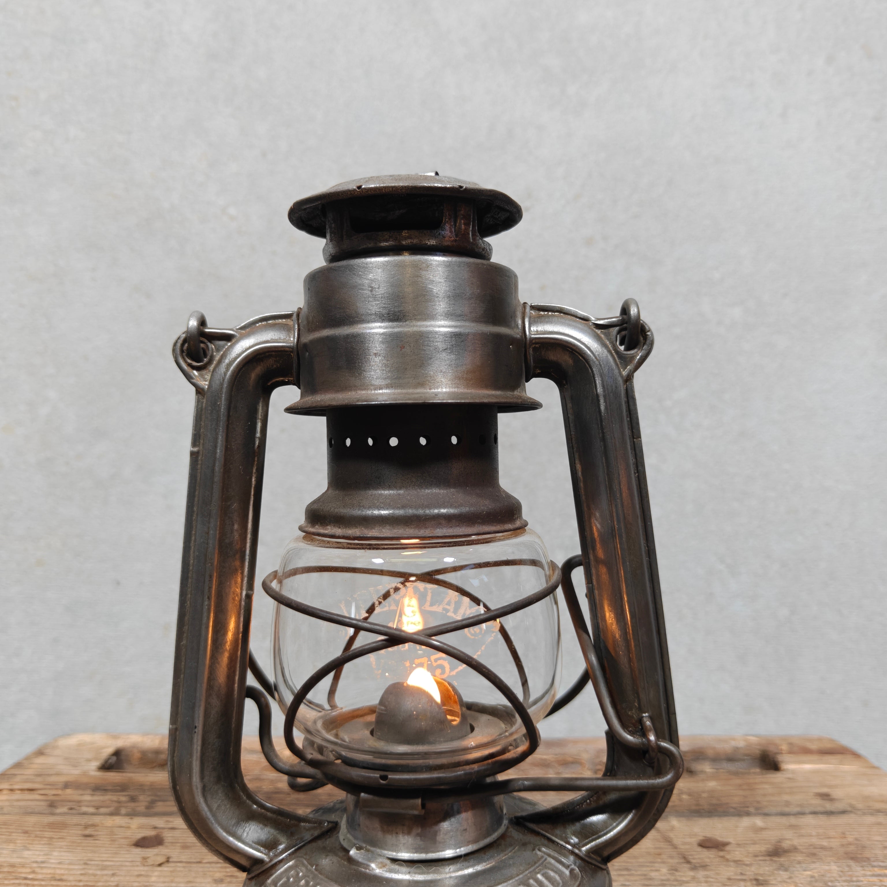 Feuerhand 175 Super Baby "Superflam" Hurricane Lantern – W. Germany, c. 1950–1955 – Working, Etched Superflam Globe