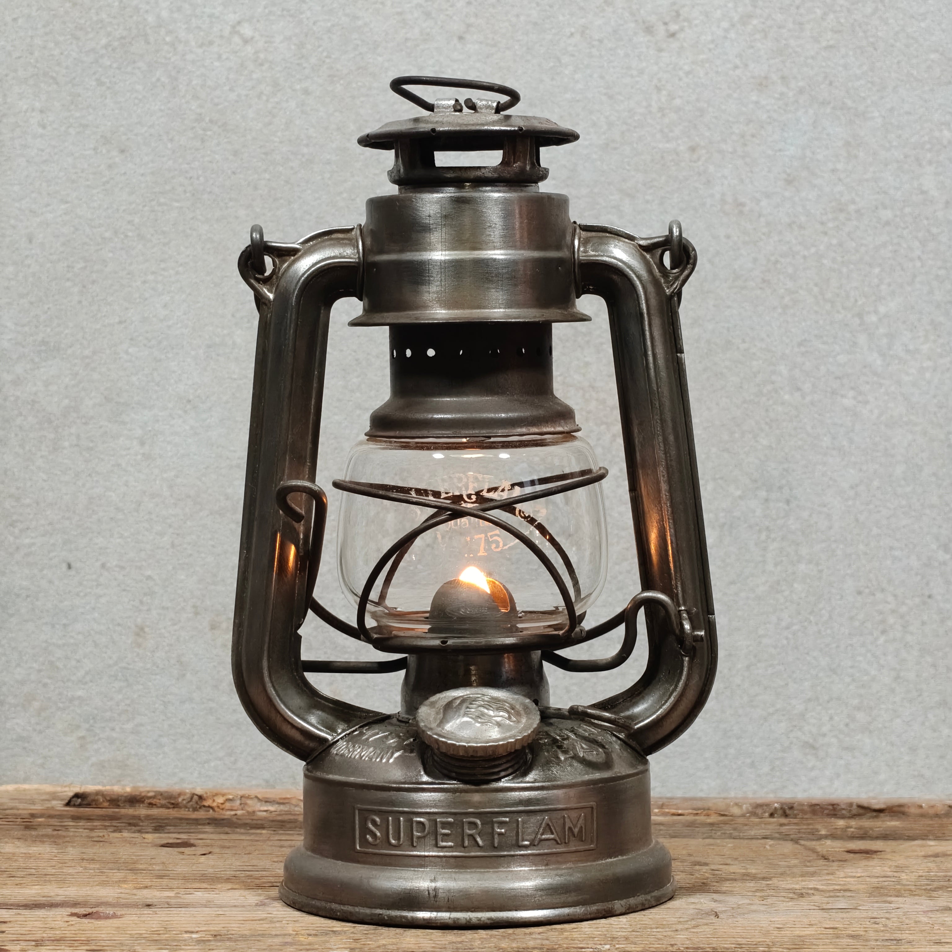 Feuerhand 175 Super Baby "Superflam" Hurricane Lantern – W. Germany, c. 1950–1955 – Working, Etched Superflam Globe