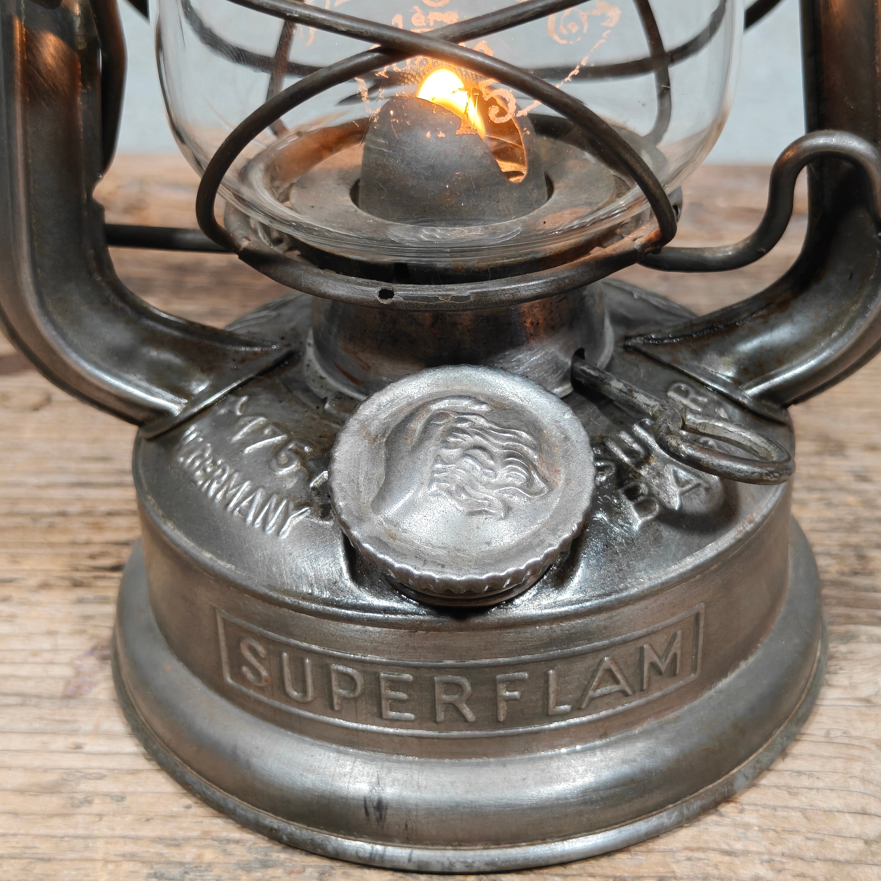 Feuerhand 175 Super Baby "Superflam" Hurricane Lantern – W. Germany, c. 1950–1955 – Working, Etched Superflam Globe