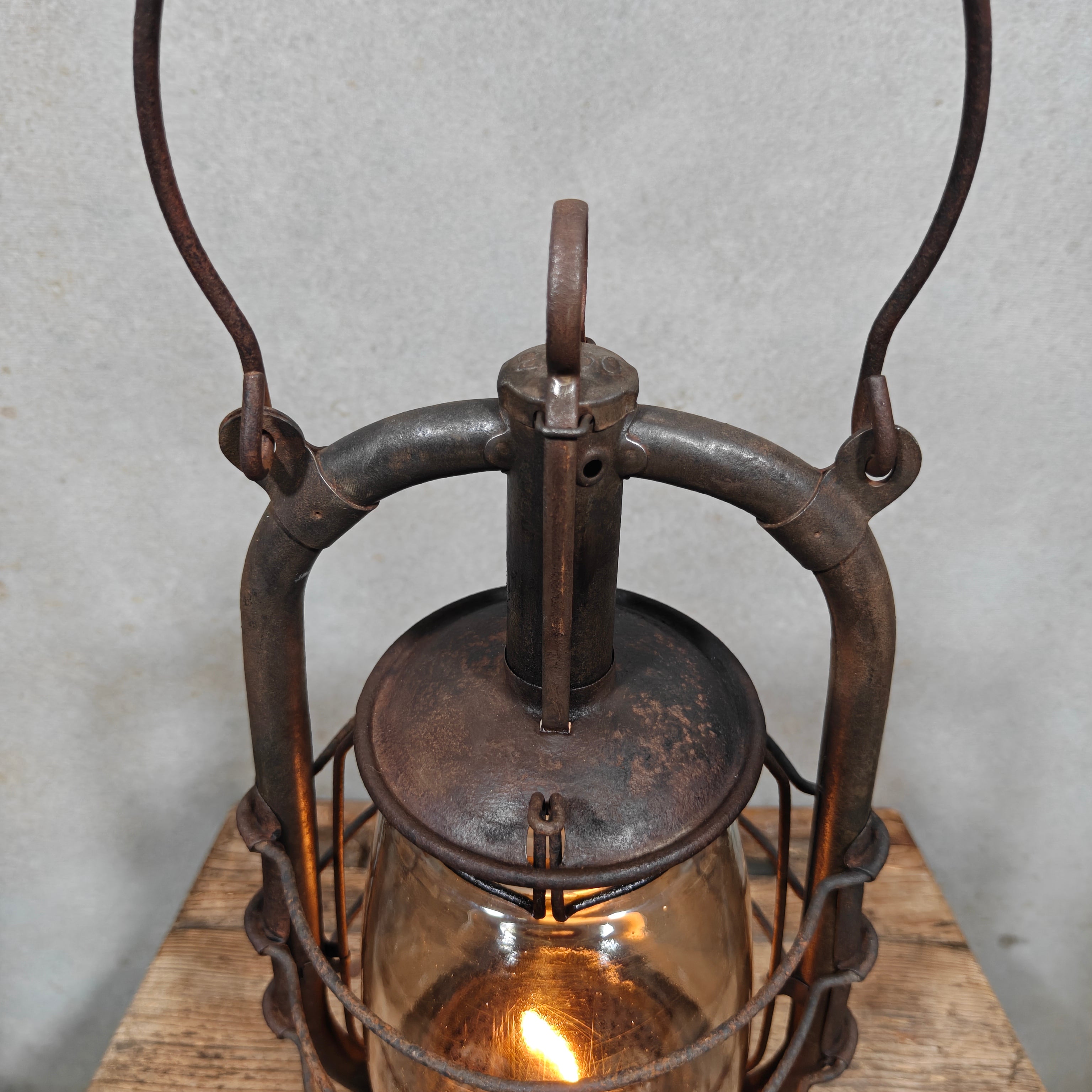Rare Antique Fr. Stübgen & Co 2850 Storm Lantern with Bat Trademark – c. 1927–1939 – Working, Well-Worn Rat Look