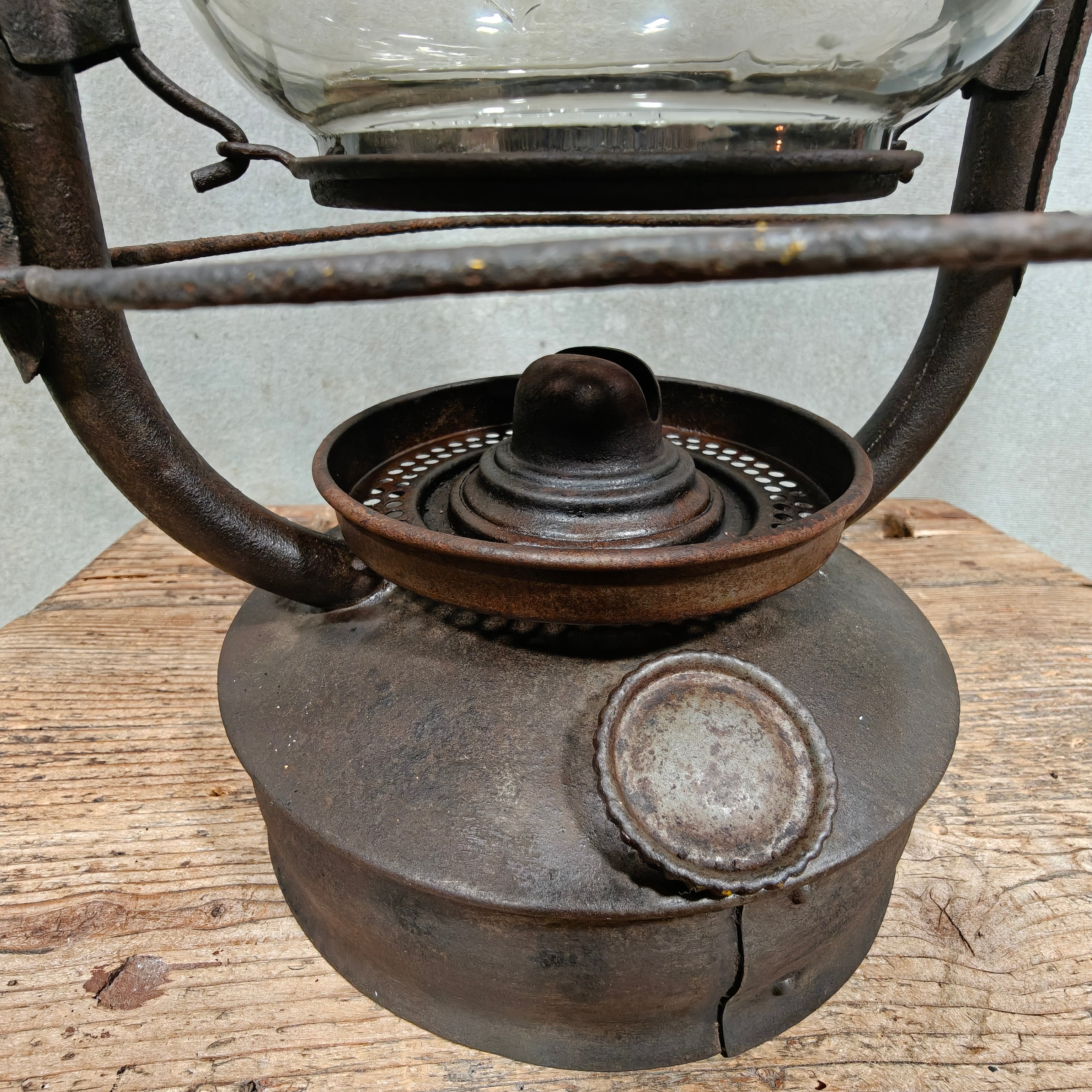Rare Antique Fr. Stübgen & Co 2850 Storm Lantern with Bat Trademark – c. 1927–1939 – Working, Well-Worn Rat Look