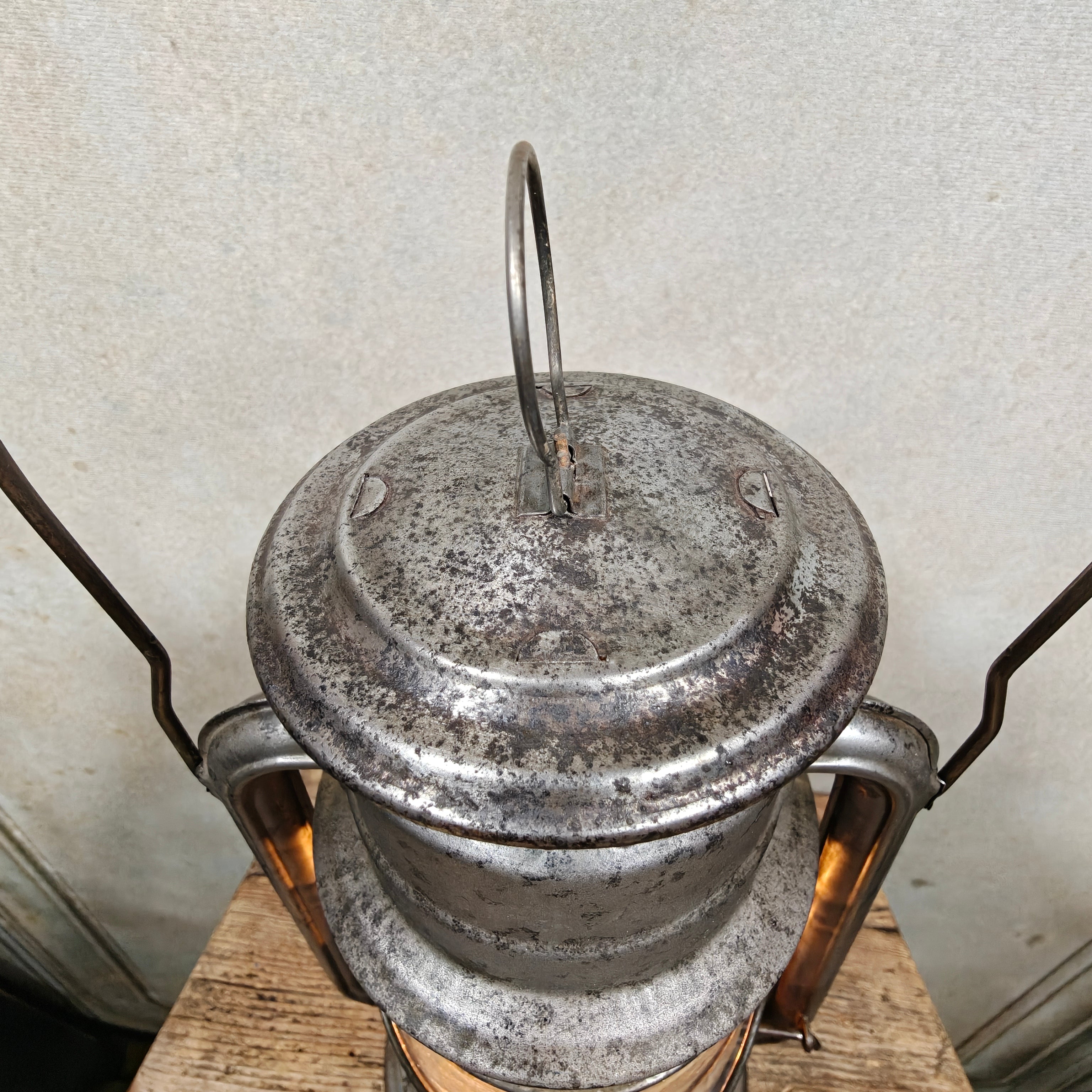 Rare Belgian Wilba L200 Storm Lantern – Willocq-Bottin, 1940s/50s – Working XXL Hurricane Lantern with Wide Wick