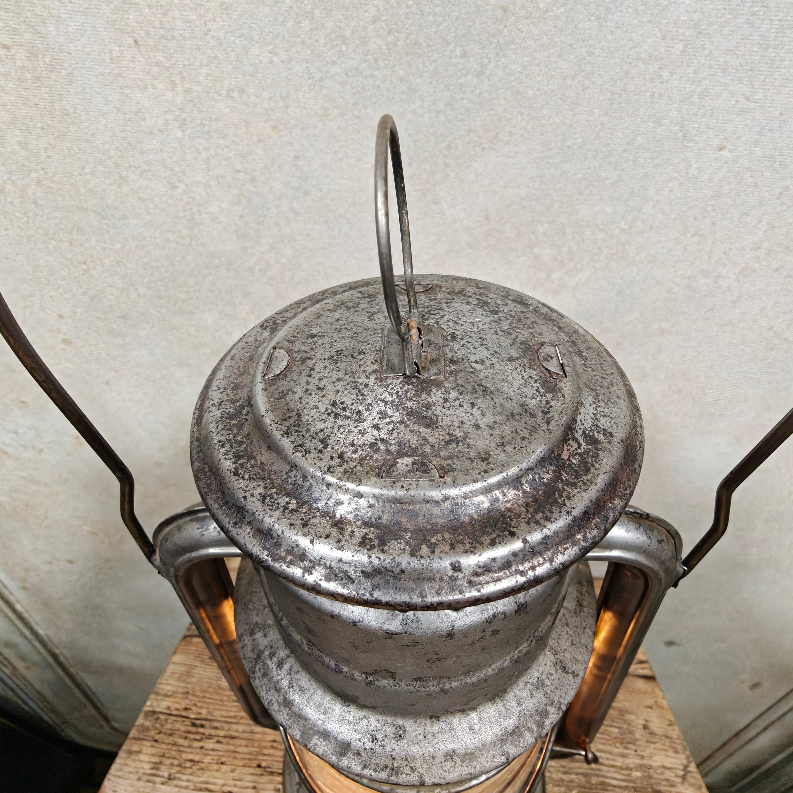 Rare Belgian Wilba L200 Storm Lantern – Willocq-Bottin, 1940s/50s – Working XXL Hurricane Lantern with Wide Wick