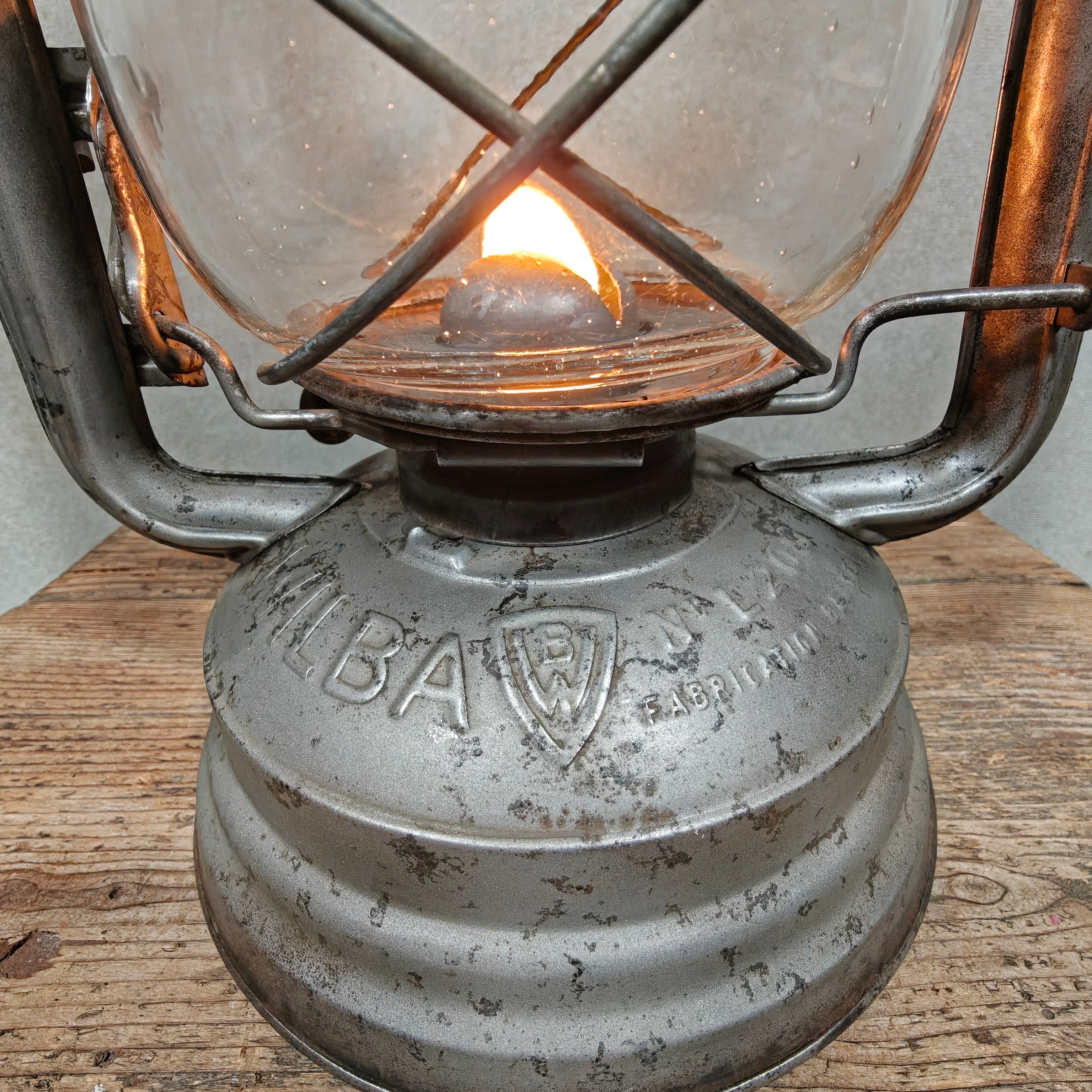 Rare Belgian Wilba L200 Storm Lantern – Willocq-Bottin, 1940s/50s – Working XXL Hurricane Lantern with Wide Wick