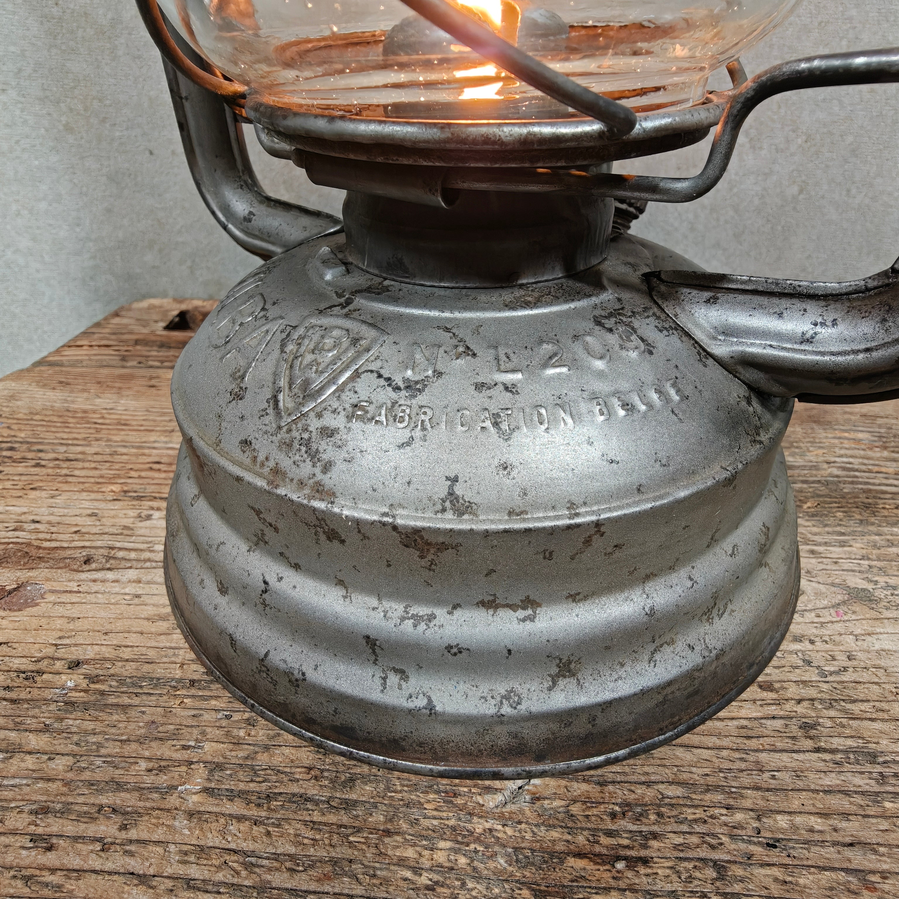 Rare Belgian Wilba L200 Storm Lantern – Willocq-Bottin, 1940s/50s – Working XXL Hurricane Lantern with Wide Wick