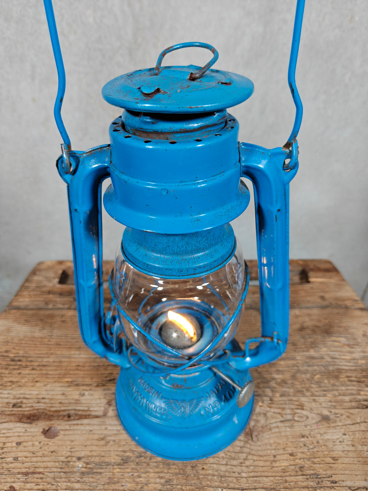 Vintage Winged Wheel No. 400 Hurricane Lantern – Made in Japan, 1970s – Working, Original Blue Paint, Japanese Copy of the Feuerhand 275