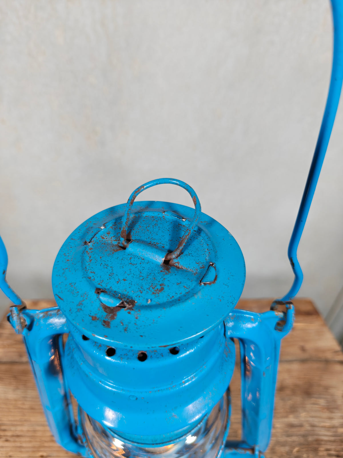 Vintage Winged Wheel No. 400 Hurricane Lantern – Made in Japan, 1970s – Working, Original Blue Paint, Japanese Copy of the Feuerhand 275