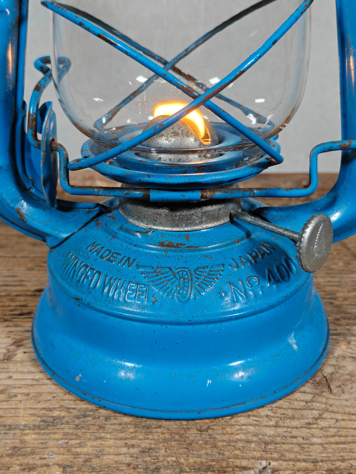 Vintage Winged Wheel No. 400 Hurricane Lantern – Made in Japan, 1970s – Working, Original Blue Paint, Japanese Copy of the Feuerhand 275
