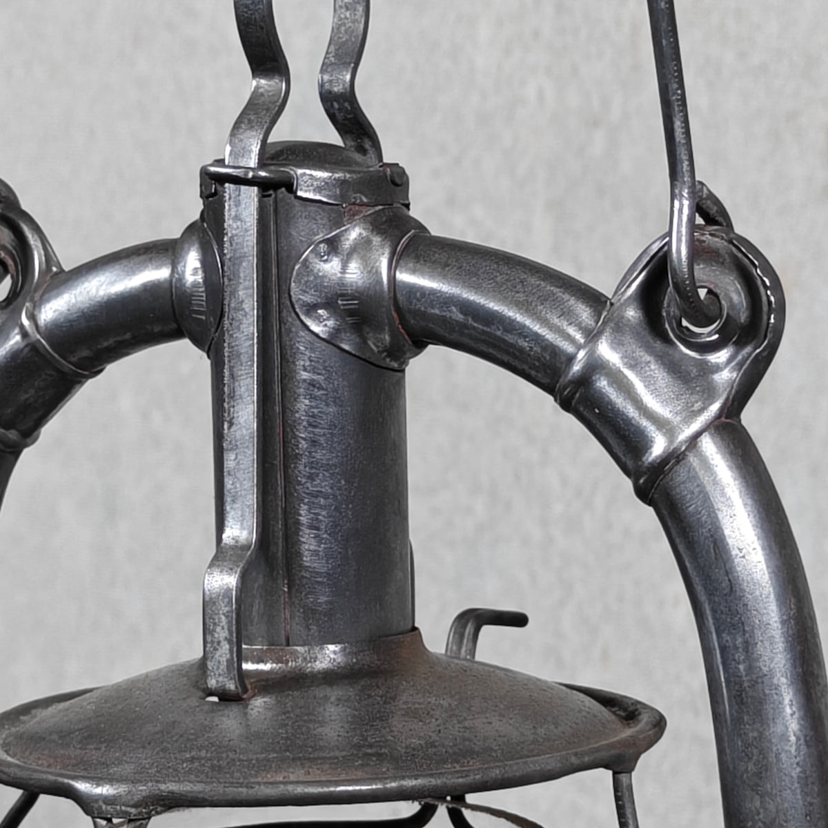 Beautiful Frowo No. 105 Hurricane Lantern with Dog Trademark – Made in Germany, 1940s-50s – Working, Excellent Condition, Marked Globe