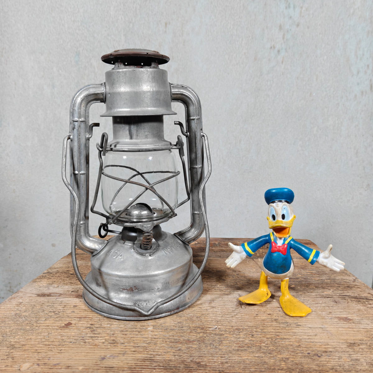 Unusual ASA 682 Automatic Hurricane Lantern by Aenne Sartorius – Made in Germany, 1945-1960 – Working, Unique Globe Lift in the Handle