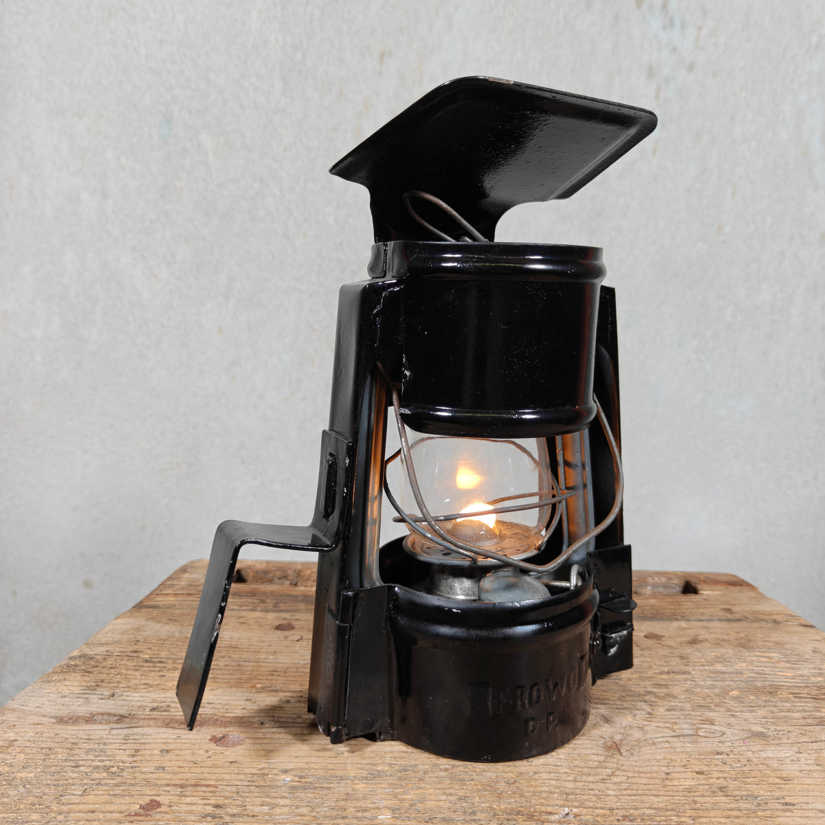Unusual Frowo GL 770 Hurricane Lantern in Housing – German Gespannleuchte for Trailer Lighting, 1954-1965 – Working, Very Good Condition