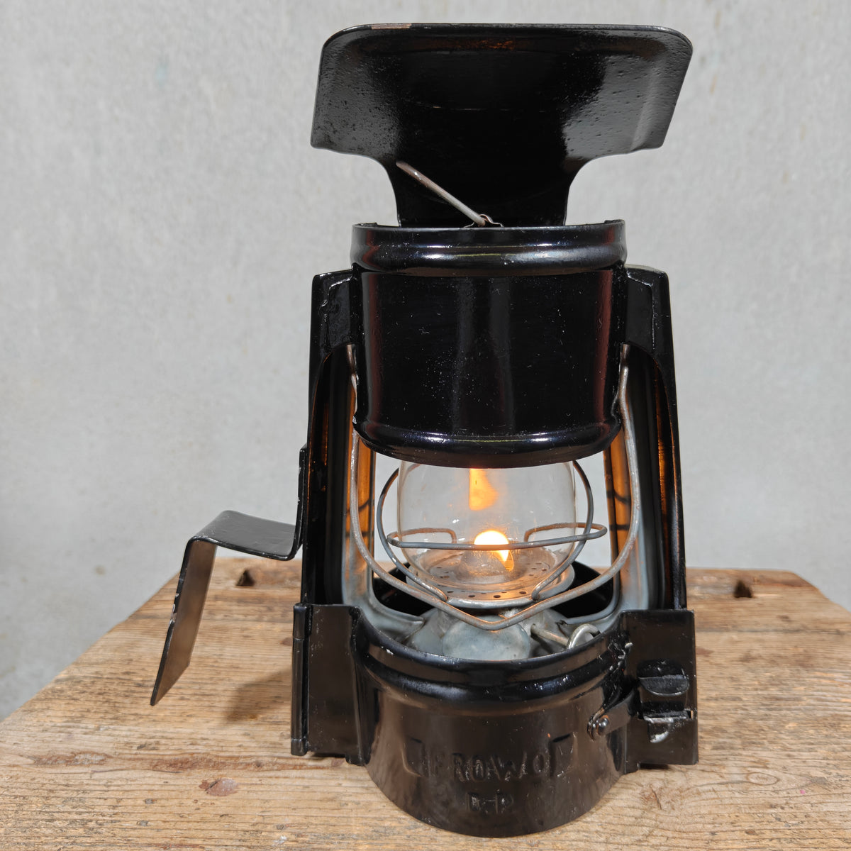 Unusual Frowo GL 770 Hurricane Lantern in Housing – German Gespannleuchte for Trailer Lighting, 1954-1965 – Working, Very Good Condition