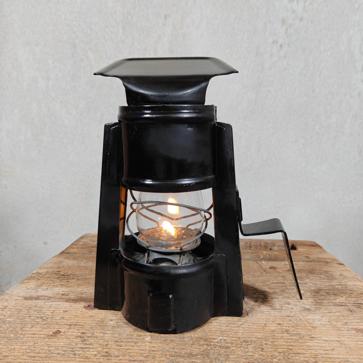 Unusual Frowo GL 770 Hurricane Lantern in Housing – German Gespannleuchte for Trailer Lighting, 1954-1965 – Working, Very Good Condition