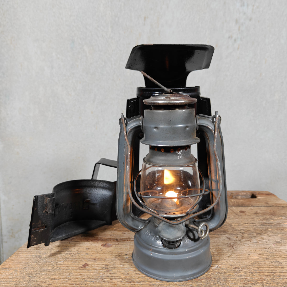 Unusual Frowo GL 770 Hurricane Lantern in Housing – German Gespannleuchte for Trailer Lighting, 1954-1965 – Working, Very Good Condition