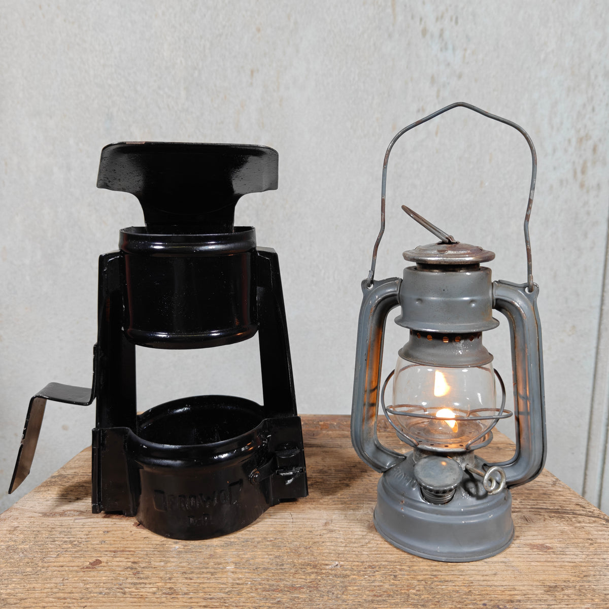 Unusual Frowo GL 770 Hurricane Lantern in Housing – German Gespannleuchte for Trailer Lighting, 1954-1965 – Working, Very Good Condition