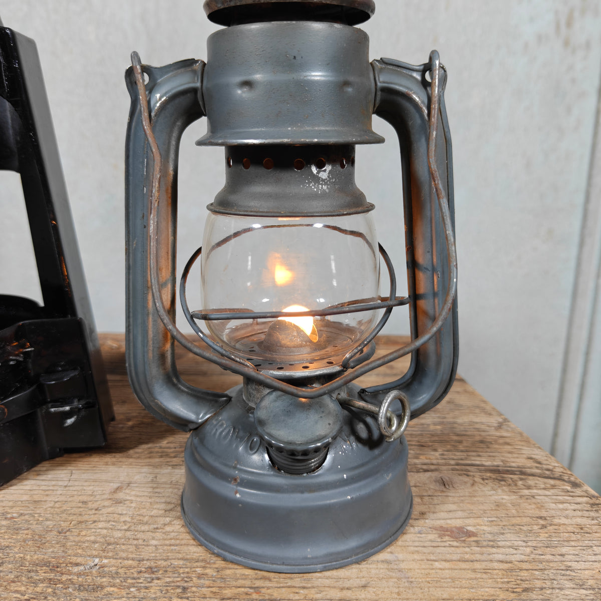 Unusual Frowo GL 770 Hurricane Lantern in Housing – German Gespannleuchte for Trailer Lighting, 1954-1965 – Working, Very Good Condition