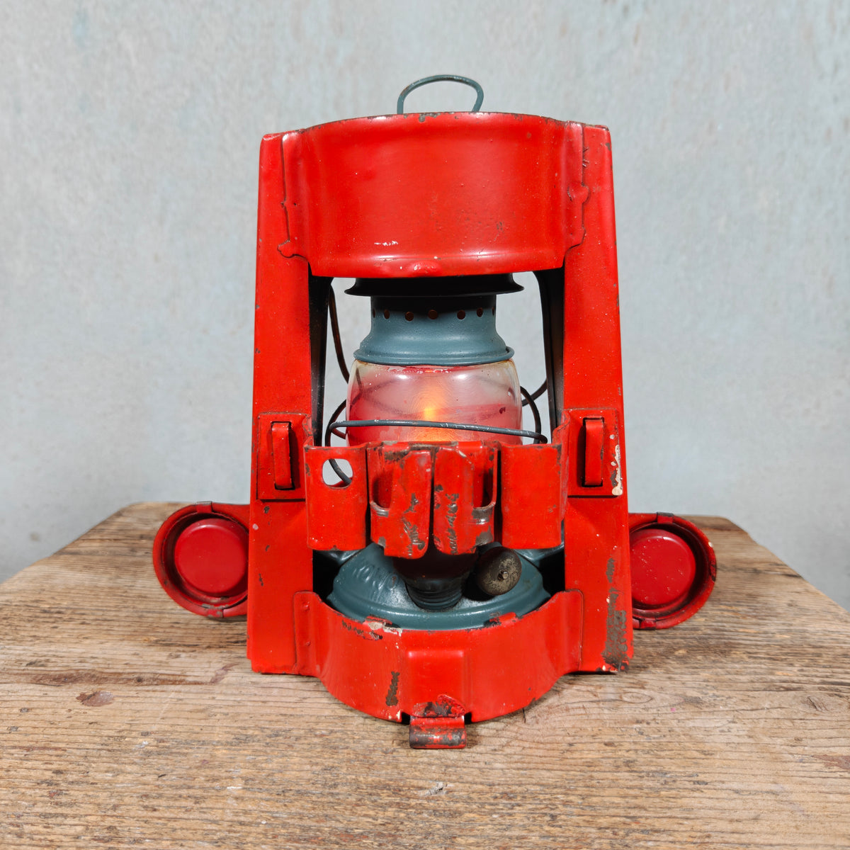 Unusual Frowo RL 770 Hurricane Lantern in Housing – German Rücklichtlampe Tail Light with Three Reflectors, 1954-1965 – Working