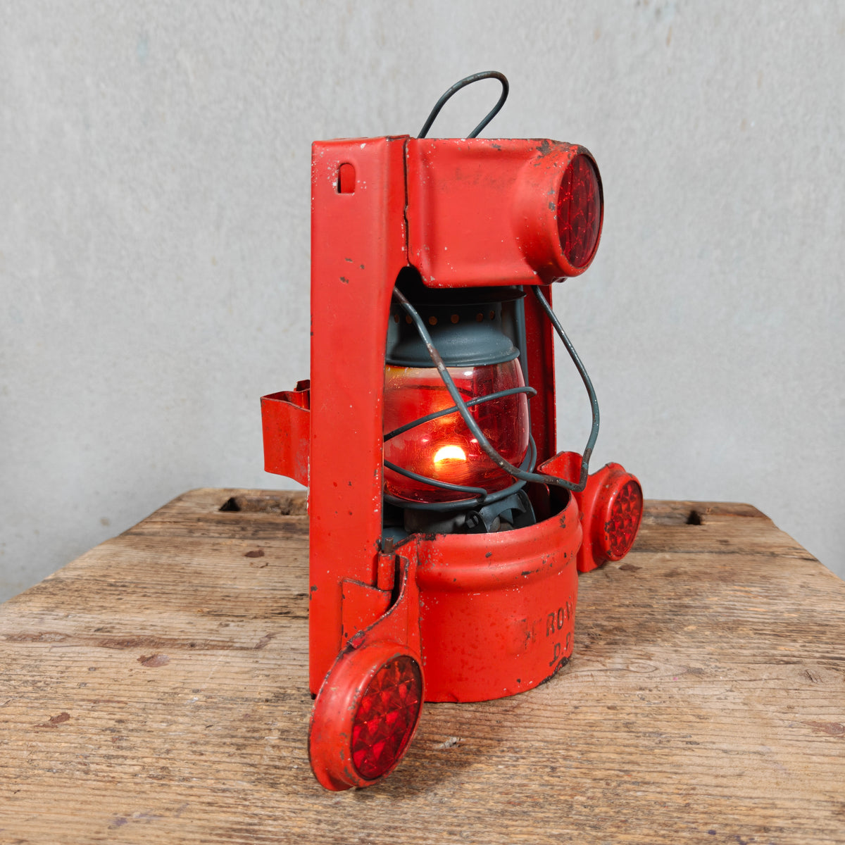Unusual Frowo RL 770 Hurricane Lantern in Housing – German Rücklichtlampe Tail Light with Three Reflectors, 1954-1965 – Working