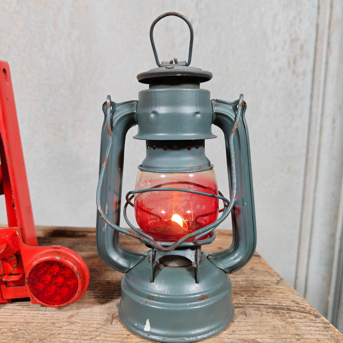 Unusual Frowo RL 770 Hurricane Lantern in Housing – German Rücklichtlampe Tail Light with Three Reflectors, 1954-1965 – Working
