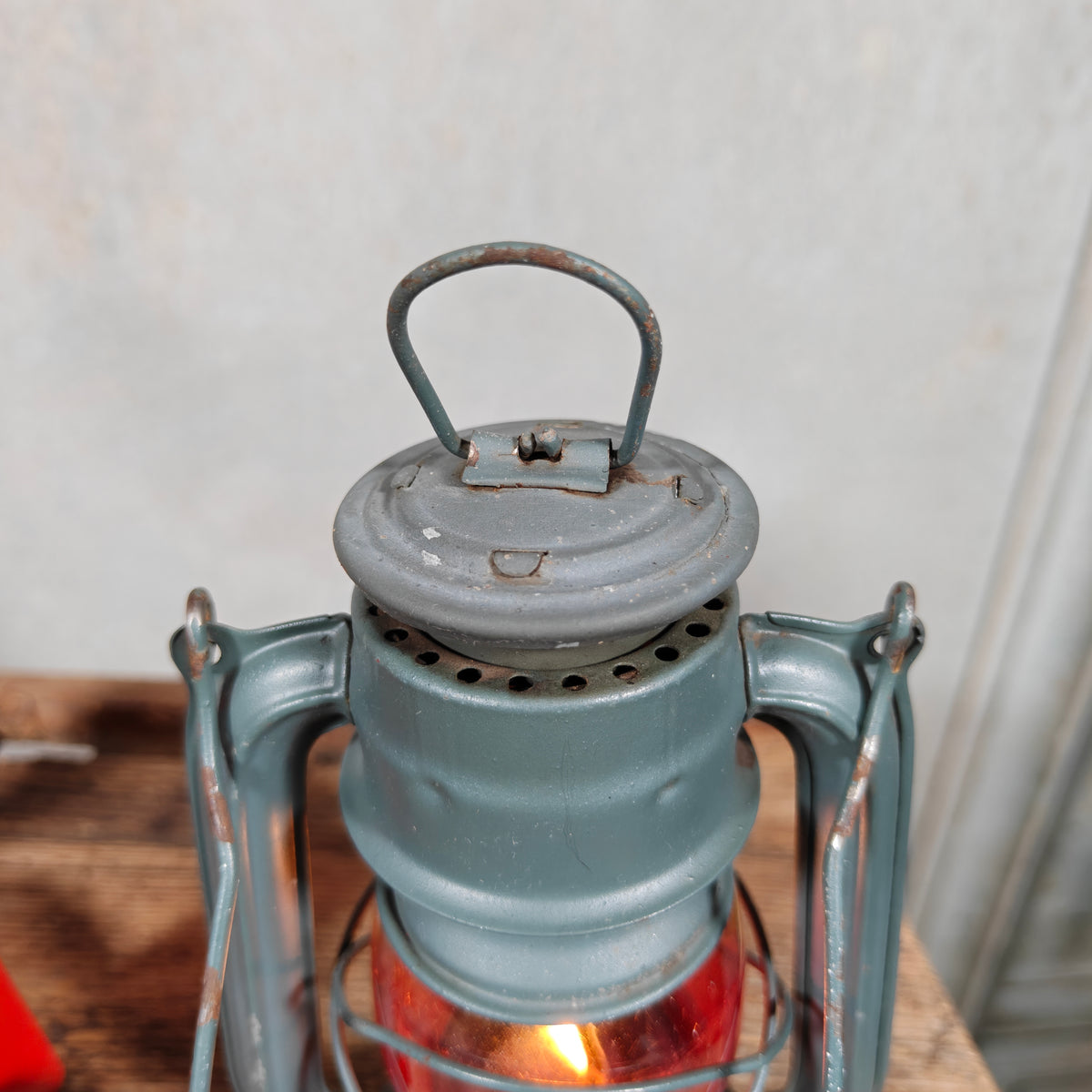 Unusual Frowo RL 770 Hurricane Lantern in Housing – German Rücklichtlampe Tail Light with Three Reflectors, 1954-1965 – Working