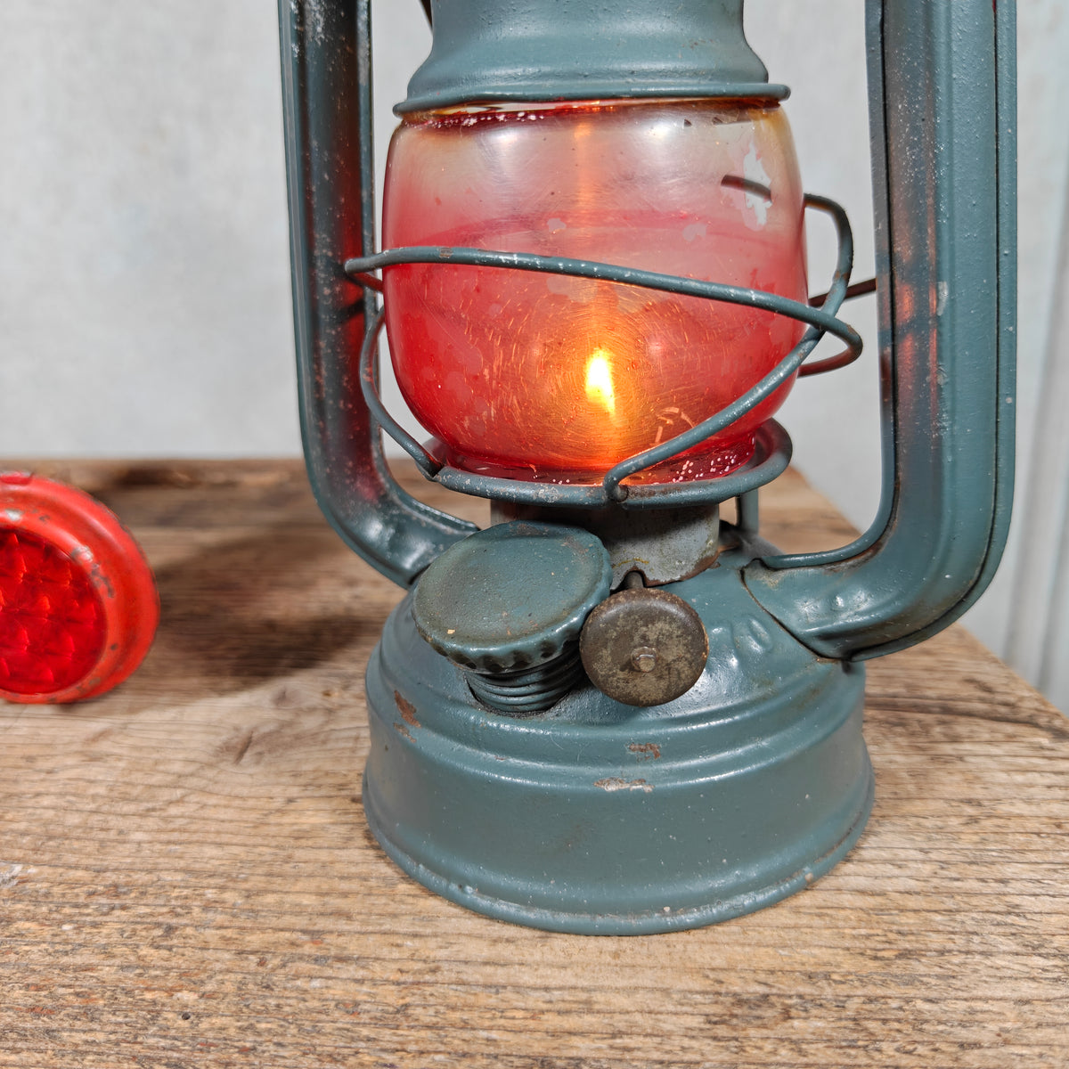 Unusual Frowo RL 770 Hurricane Lantern in Housing – German Rücklichtlampe Tail Light with Three Reflectors, 1954-1965 – Working