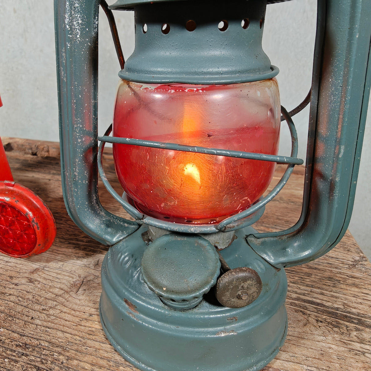 Unusual Frowo RL 770 Hurricane Lantern in Housing – German Rücklichtlampe Tail Light with Three Reflectors, 1954-1965 – Working