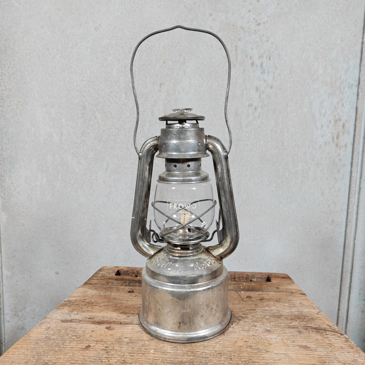 Beautiful Frowo No. 65 Hurricane Lantern with Large Fount – Made in Germany, 1950s-60s – New Old Stock, Unused, Original Marked Globe