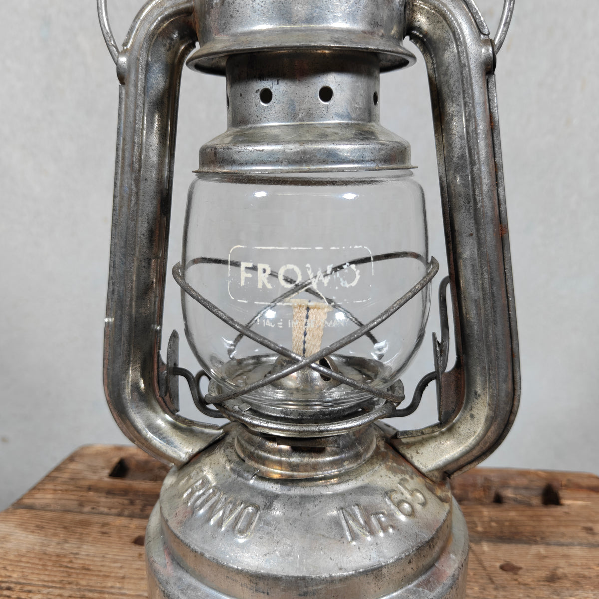 Beautiful Frowo No. 65 Hurricane Lantern with Large Fount – Made in Germany, 1950s-60s – New Old Stock, Unused, Original Marked Globe