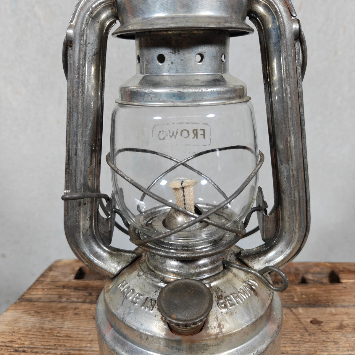 Beautiful Frowo No. 65 Hurricane Lantern with Large Fount – Made in Germany, 1950s-60s – New Old Stock, Unused, Original Marked Globe