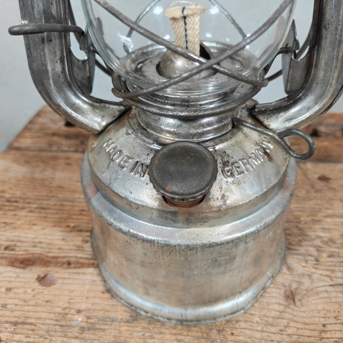 Beautiful Frowo No. 65 Hurricane Lantern with Large Fount – Made in Germany, 1950s-60s – New Old Stock, Unused, Original Marked Globe