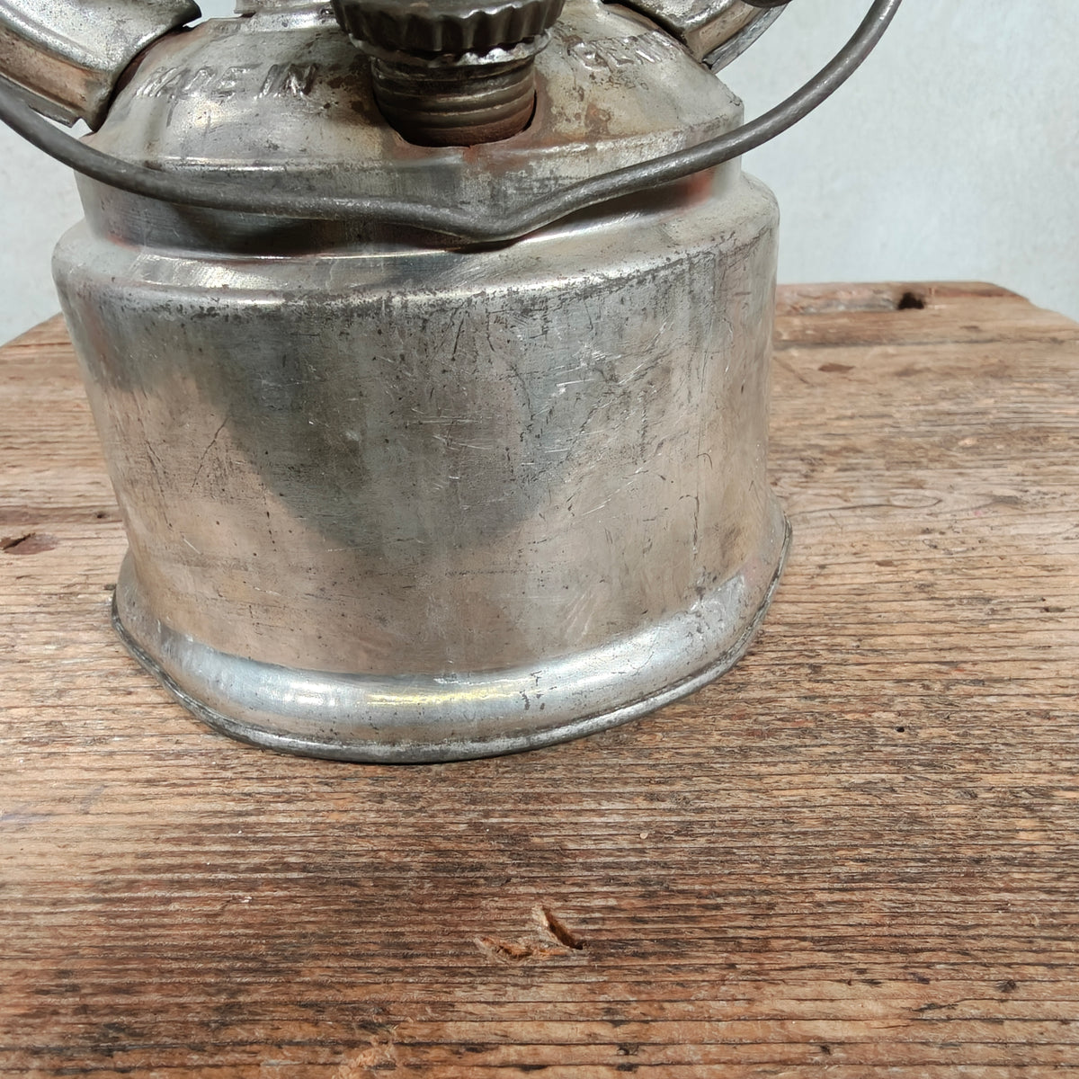 Beautiful Frowo No. 65 Hurricane Lantern with Large Fount – Made in Germany, 1950s-60s – New Old Stock, Unused, Original Marked Globe