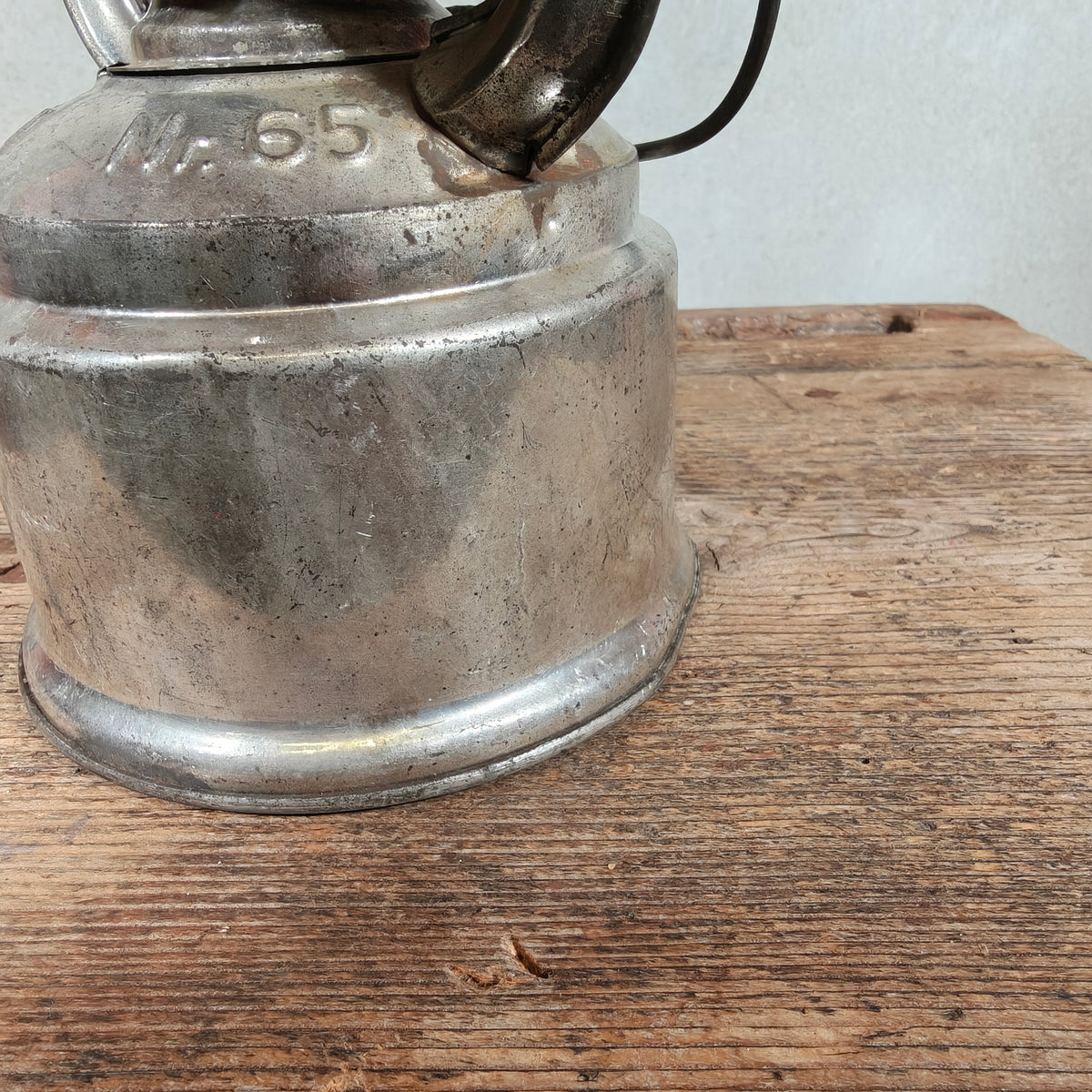 Beautiful Frowo No. 65 Hurricane Lantern with Large Fount – Made in Germany, 1950s-60s – New Old Stock, Unused, Original Marked Globe