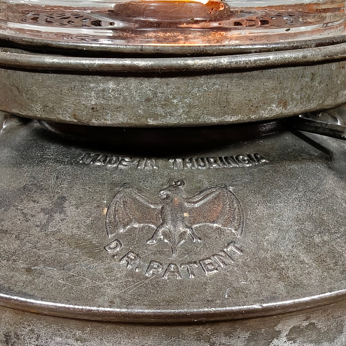 Antique Fr. Stübgen 2850 Hurricane Lantern with Bat-Marked Globe – Made in Thuringia, 1929-1939 – Working, Very Good Condition, Sealed Fount