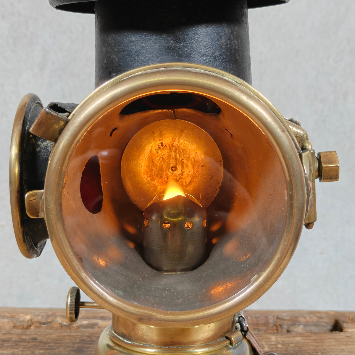 Antique Belgian Car Lamp Innovation Automobile – Dethoor et Schinckus, Brussels, c. 1900–1915 – Working Kerosene Lamp with Red Side Lens