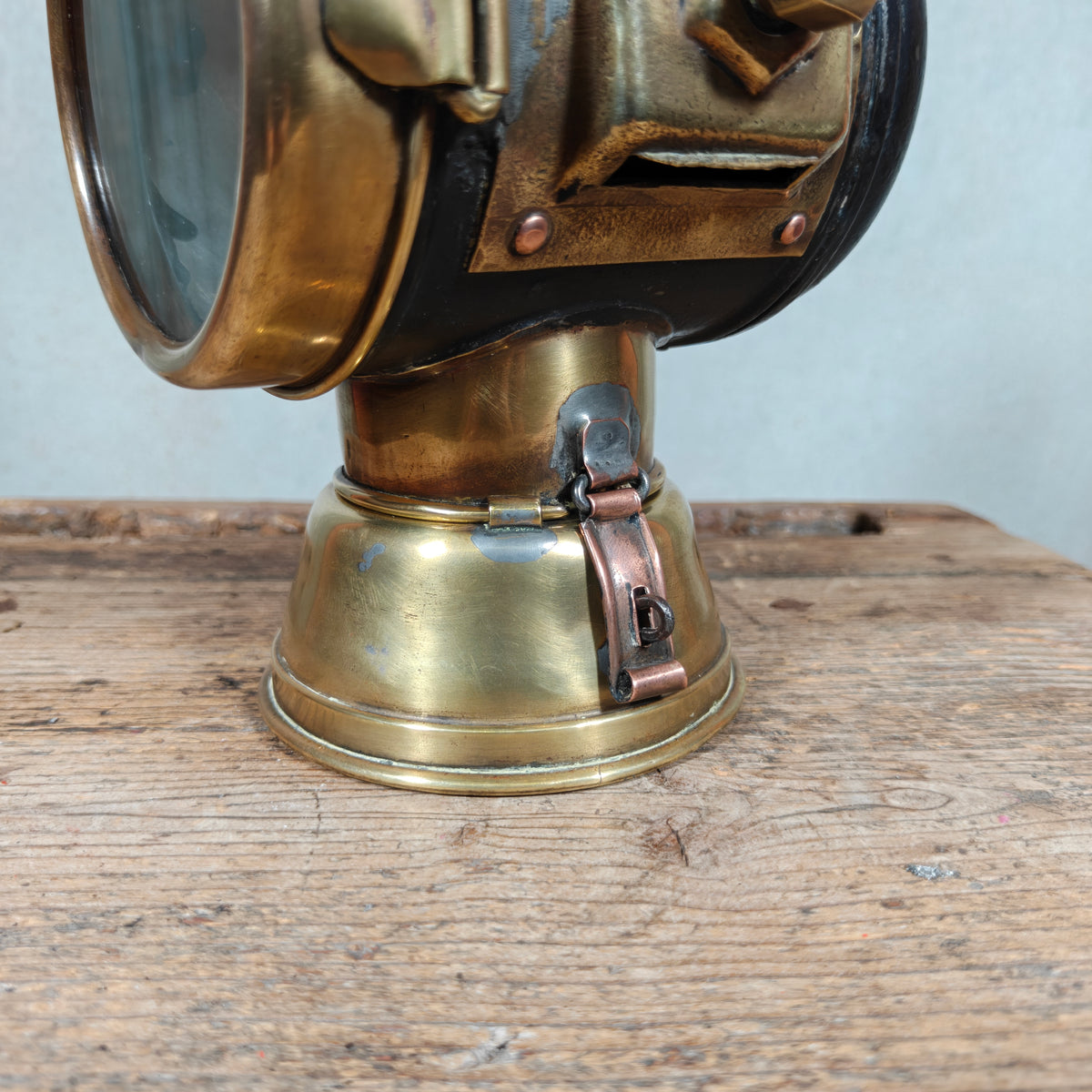 Antique Belgian Car Lamp Innovation Automobile – Dethoor et Schinckus, Brussels, c. 1900–1915 – Working Kerosene Lamp with Red Side Lens