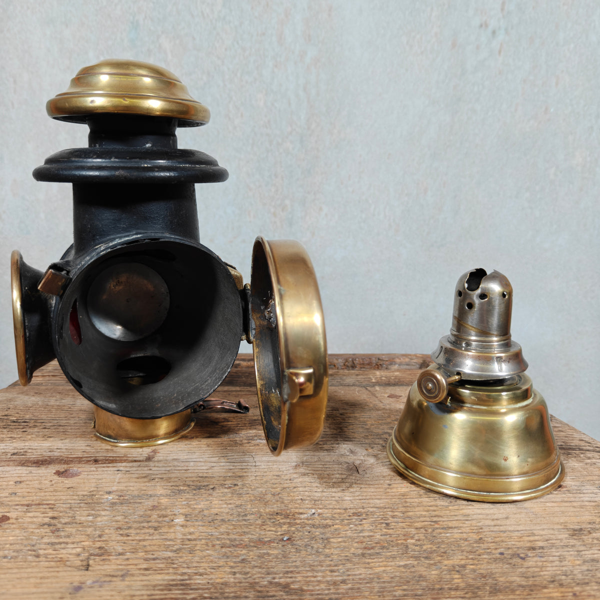 Antique Belgian Car Lamp Innovation Automobile – Dethoor et Schinckus, Brussels, c. 1900–1915 – Working Kerosene Lamp with Red Side Lens