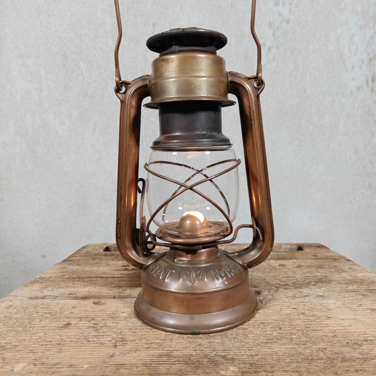 Rare BAT 158 Hurricane Lantern in Tombac with Lever – Marked BAT No 158 Made in Germany – 1960s, Working