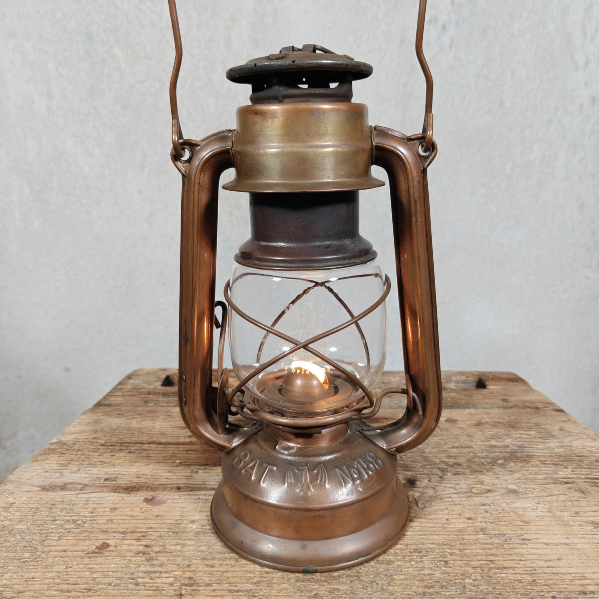 Rare BAT 158 Hurricane Lantern in Tombac with Lever – Marked BAT No 158 Made in Germany – 1960s, Working