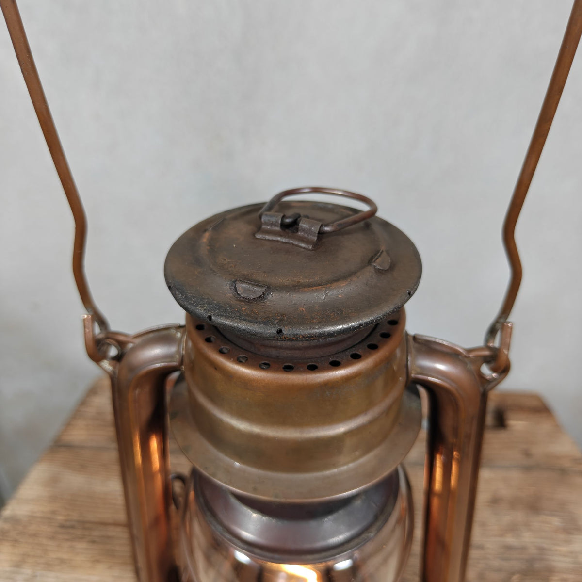 Rare BAT 158 Hurricane Lantern in Tombac with Lever – Marked BAT No 158 Made in Germany – 1960s, Working
