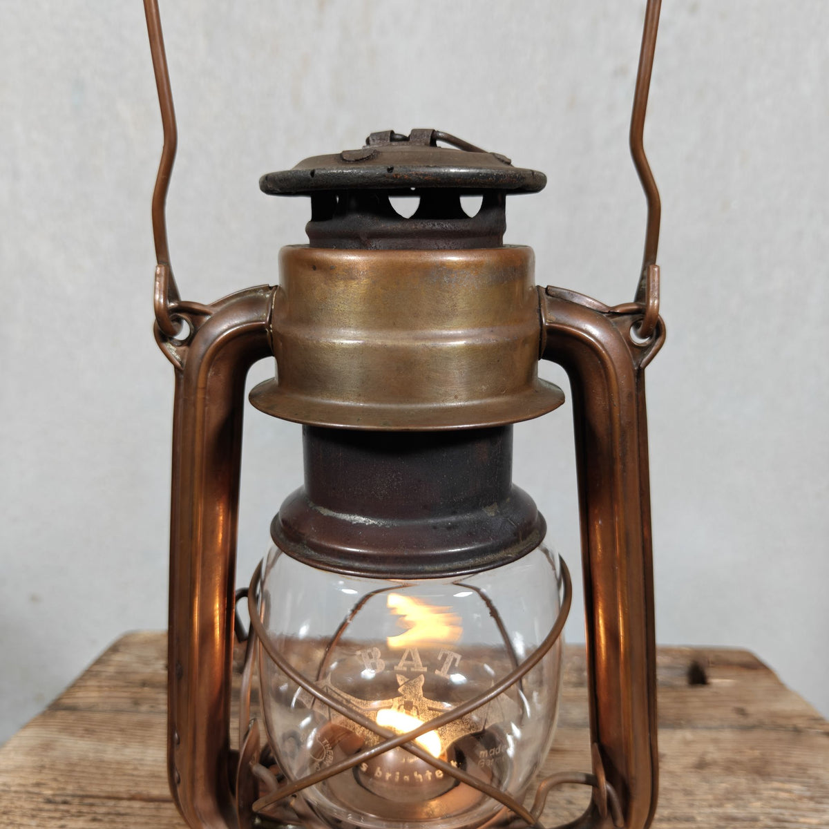 Rare BAT 158 Hurricane Lantern in Tombac with Lever – Marked BAT No 158 Made in Germany – 1960s, Working