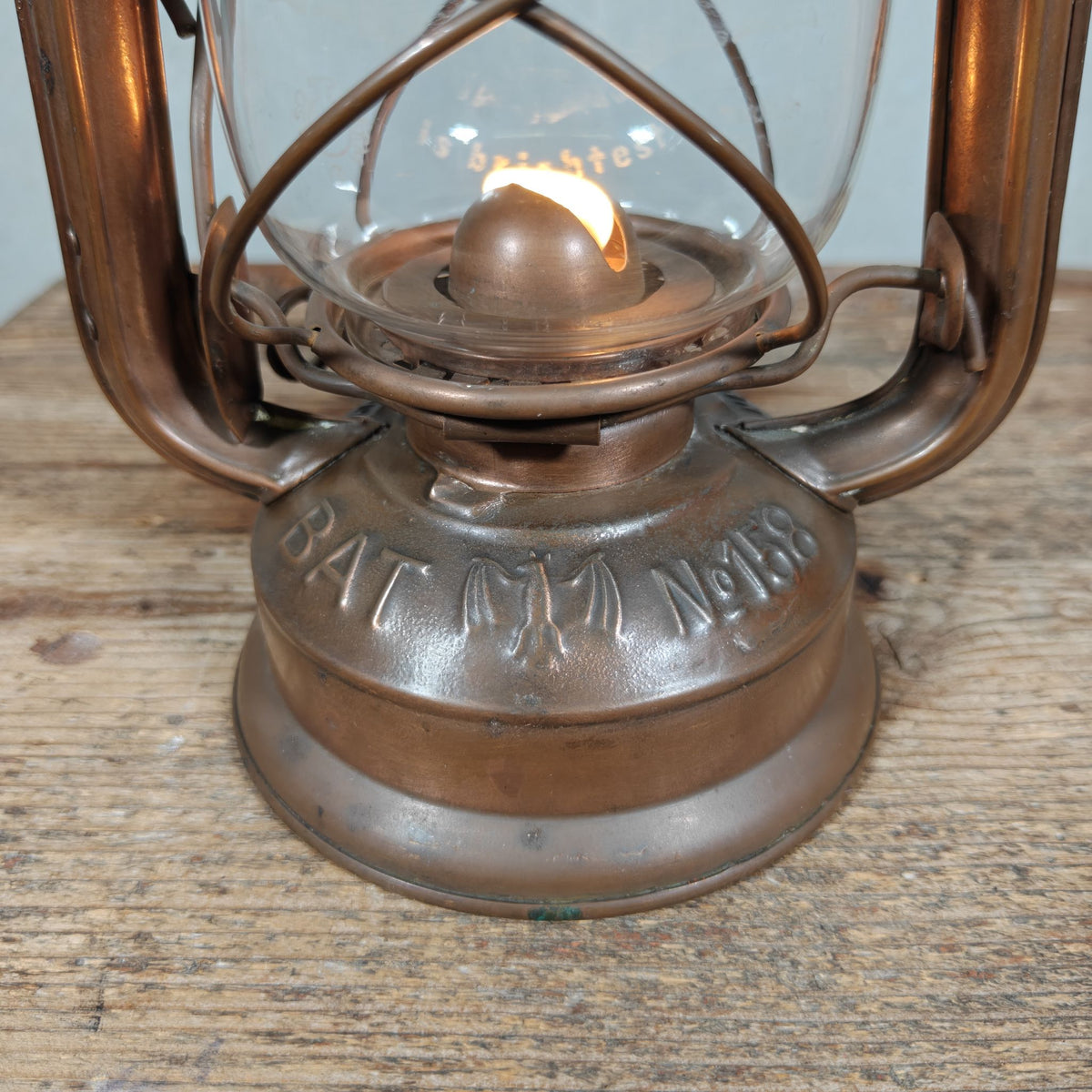 Rare BAT 158 Hurricane Lantern in Tombac with Lever – Marked BAT No 158 Made in Germany – 1960s, Working
