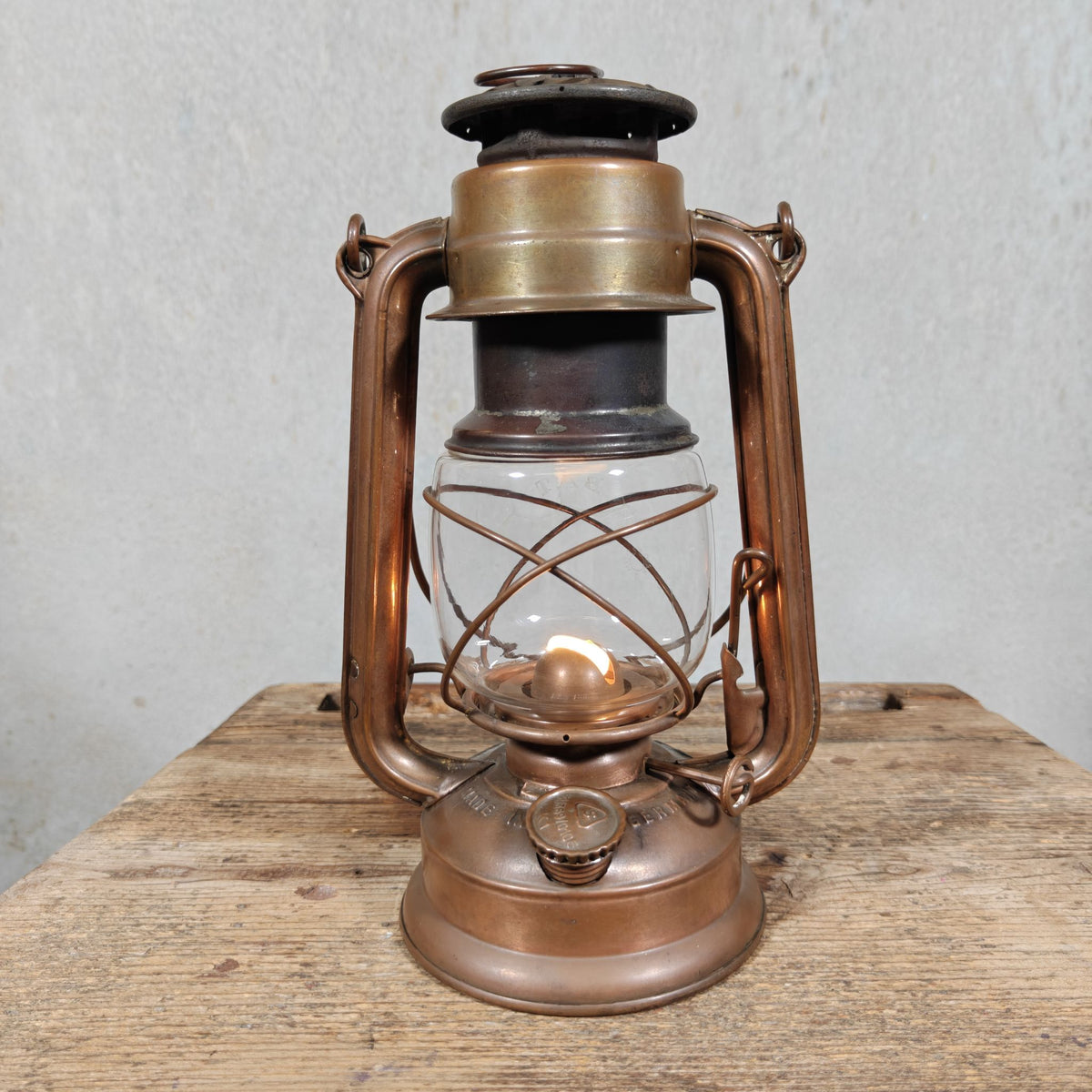 Rare BAT 158 Hurricane Lantern in Tombac with Lever – Marked BAT No 158 Made in Germany – 1960s, Working