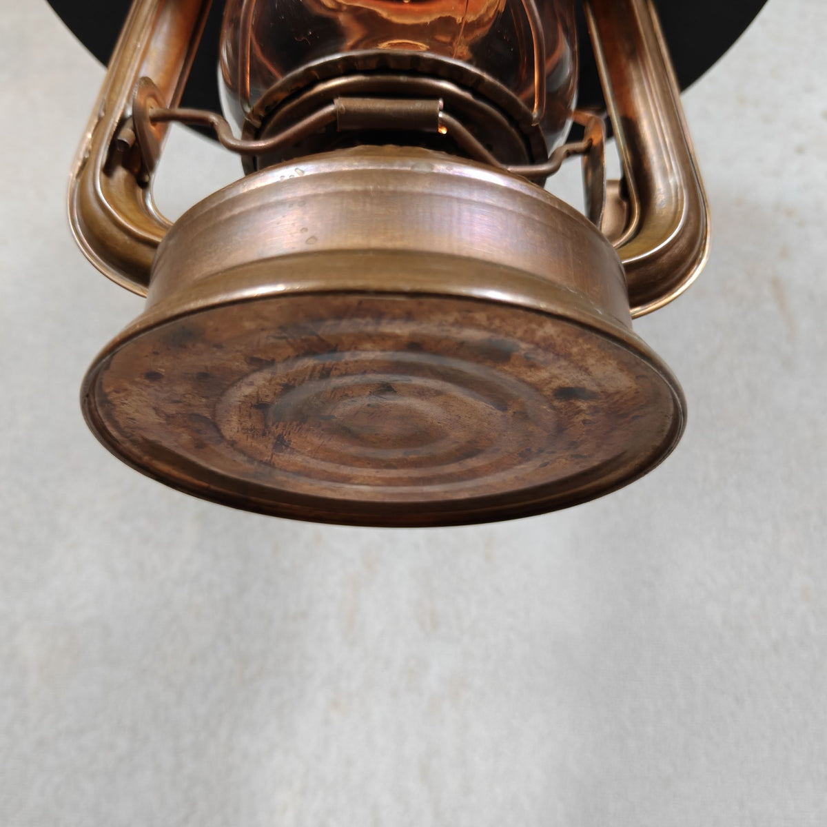 Vintage Batela BAT 158 Hurricane Lantern in Tombac – with Black Reflector and Chain – 1970s, Working