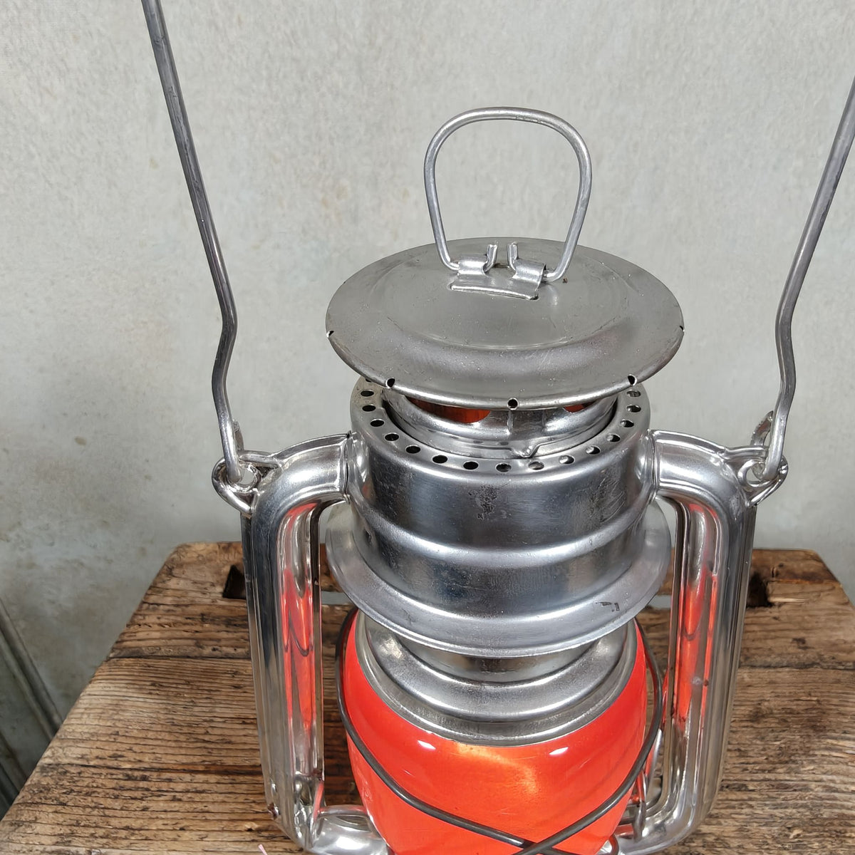 Vintage BAT 158 Hurricane Lantern with Red Globe – VEB Sturmlaternenwerk, Made in GDR – As New and Working