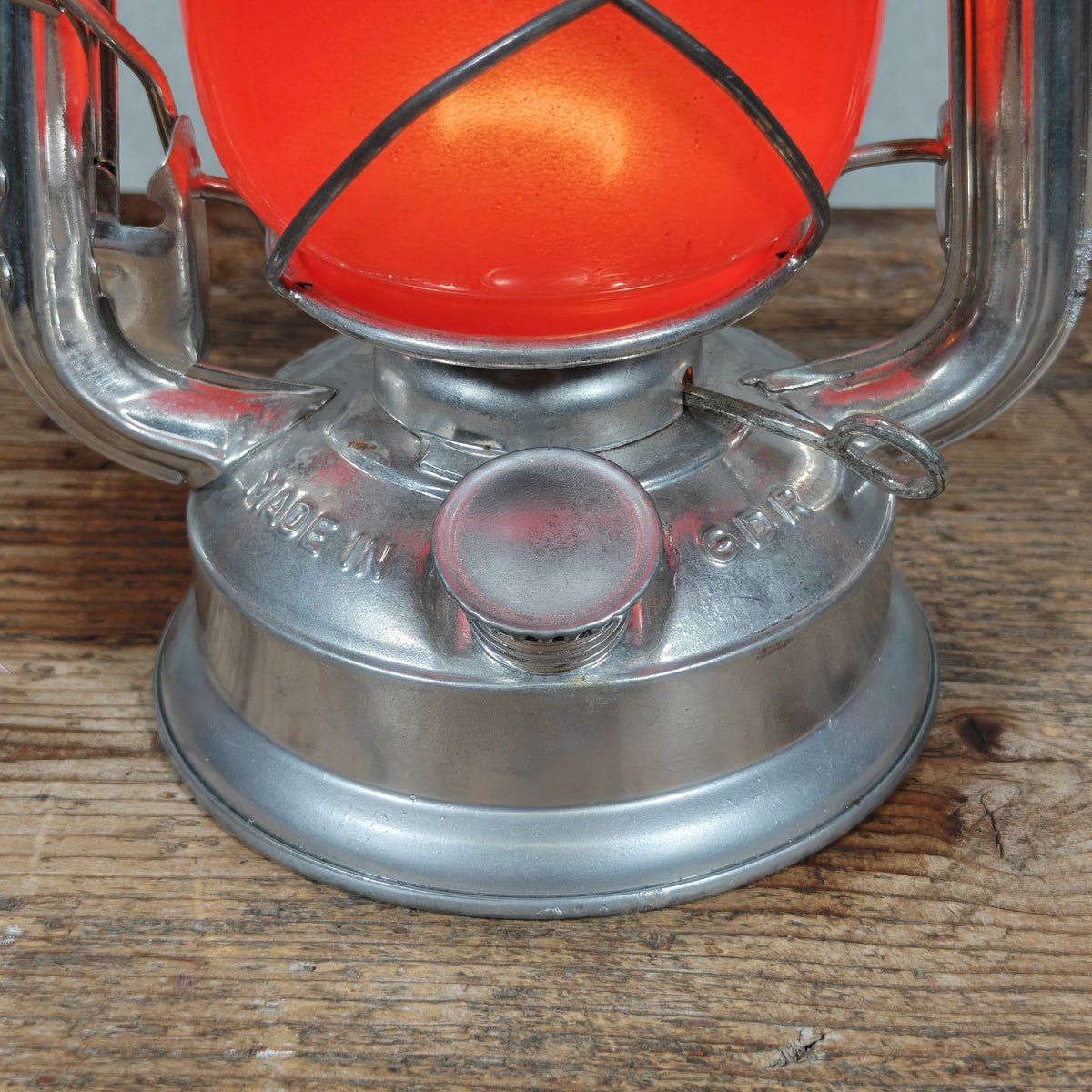 Vintage BAT 158 Hurricane Lantern with Red Globe – VEB Sturmlaternenwerk, Made in GDR – As New and Working