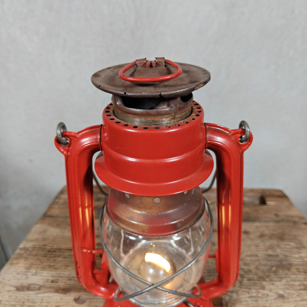 Rare BAT 158 Hurricane Lantern in Original Red Paint – Marked BAT 158 on Both Sides – 1960s, Working