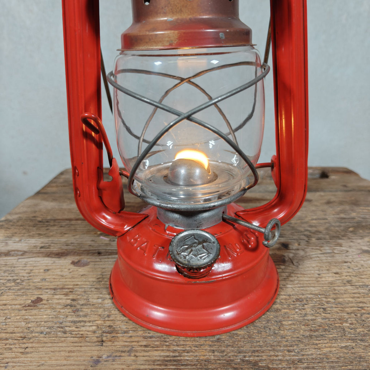 Rare BAT 158 Hurricane Lantern in Original Red Paint – Marked BAT 158 on Both Sides – 1960s, Working