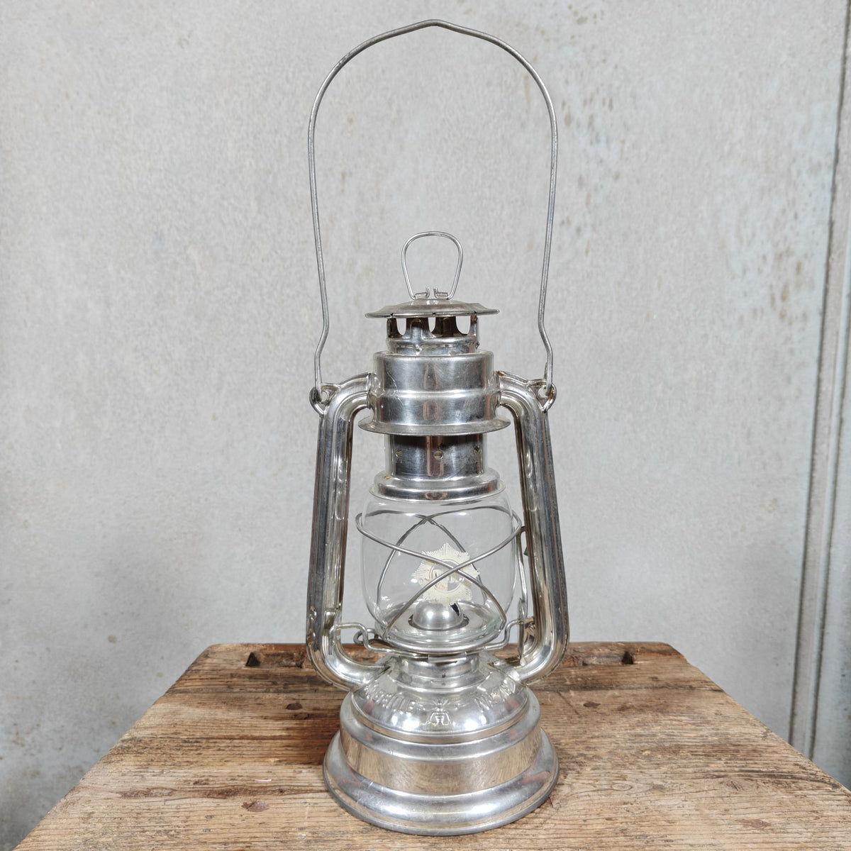 Rare L'Abeille No 76 Hurricane Lantern in NOS Condition – French Export Version of the BAT 159 – 1970s