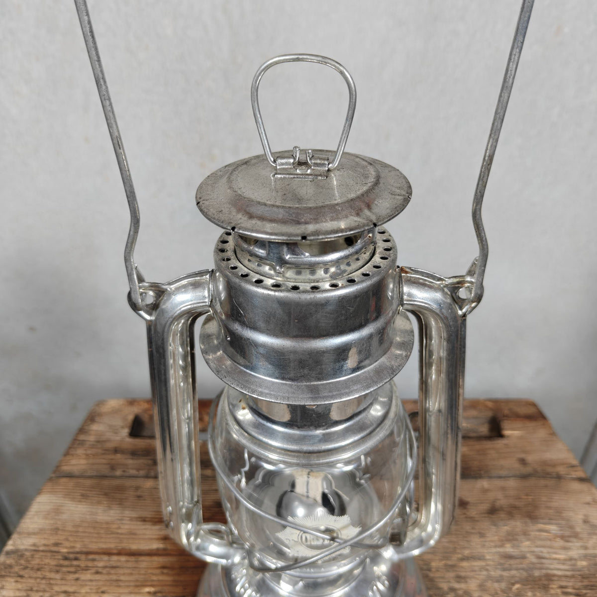 Rare L'Abeille No 76 Hurricane Lantern in NOS Condition – French Export Version of the BAT 159 – 1970s